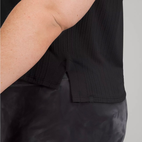 NWT Lululemon train to be tank size 4 sold out - Picture 3 of 3